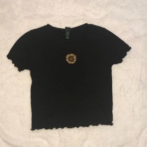 Black Sunflower Lettuce Trim Top